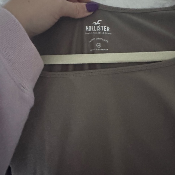 Cropped Long Sleeve - Picture 2 of 3